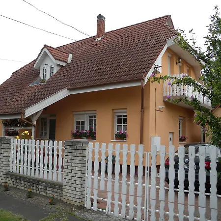In Balatonboglar/balaton 18231 アパート *